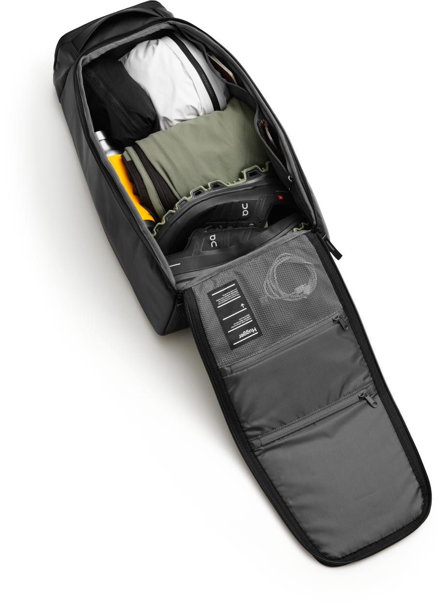 Db Hugger Backpack 30L Black Out