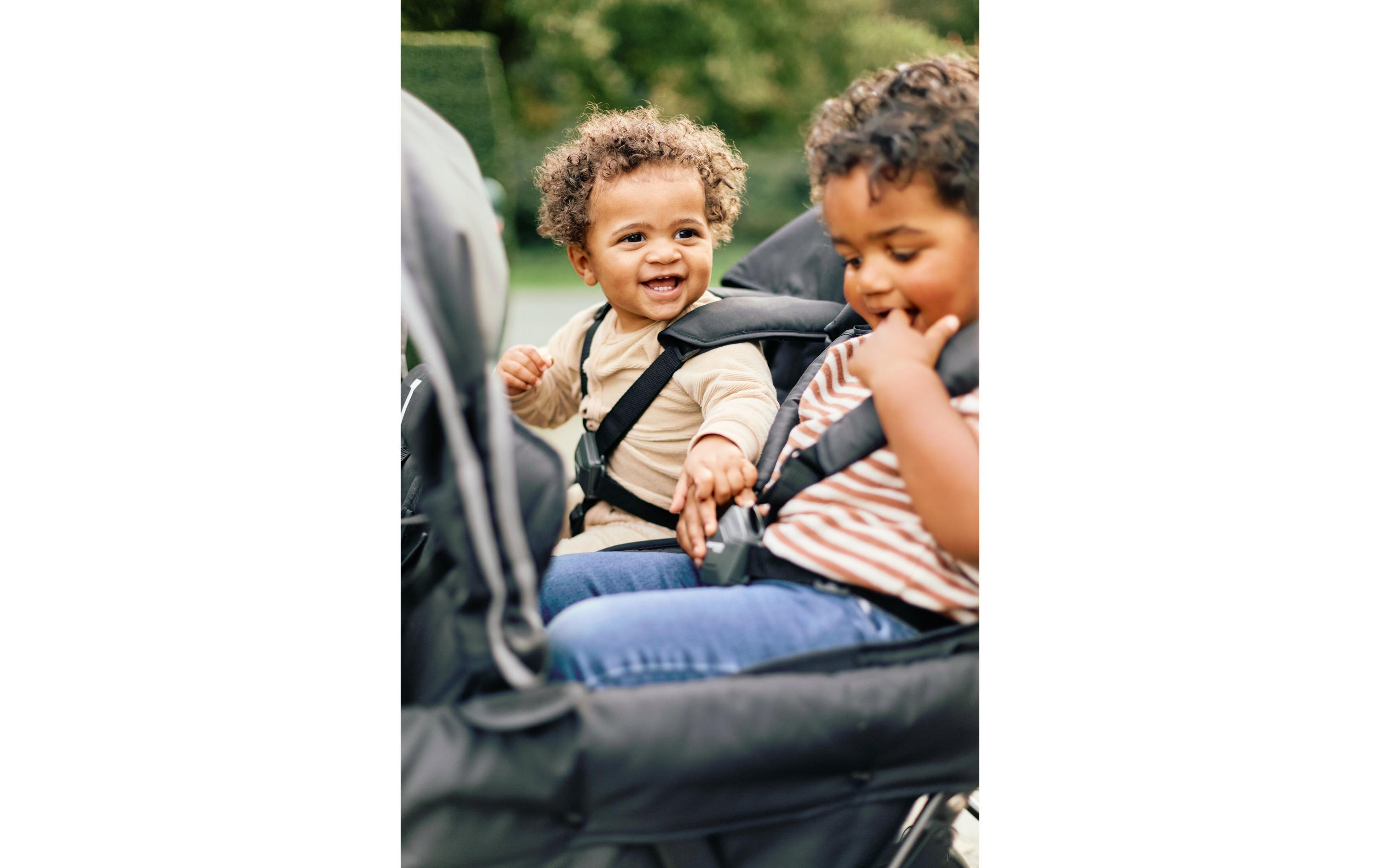 Mehrlingswagen Quadruple, Schwarz<br>Geschwisterkinderwagen mit Regenschutz und Sonnenschutz