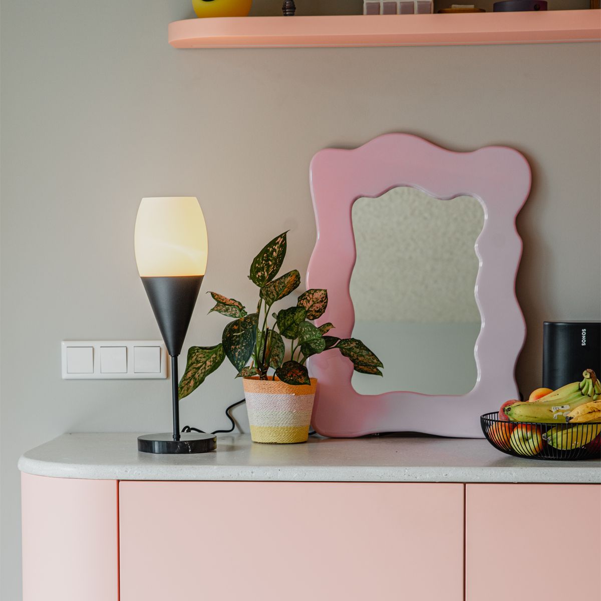 Moderne tafellamp zwart met opaal glas - Drop