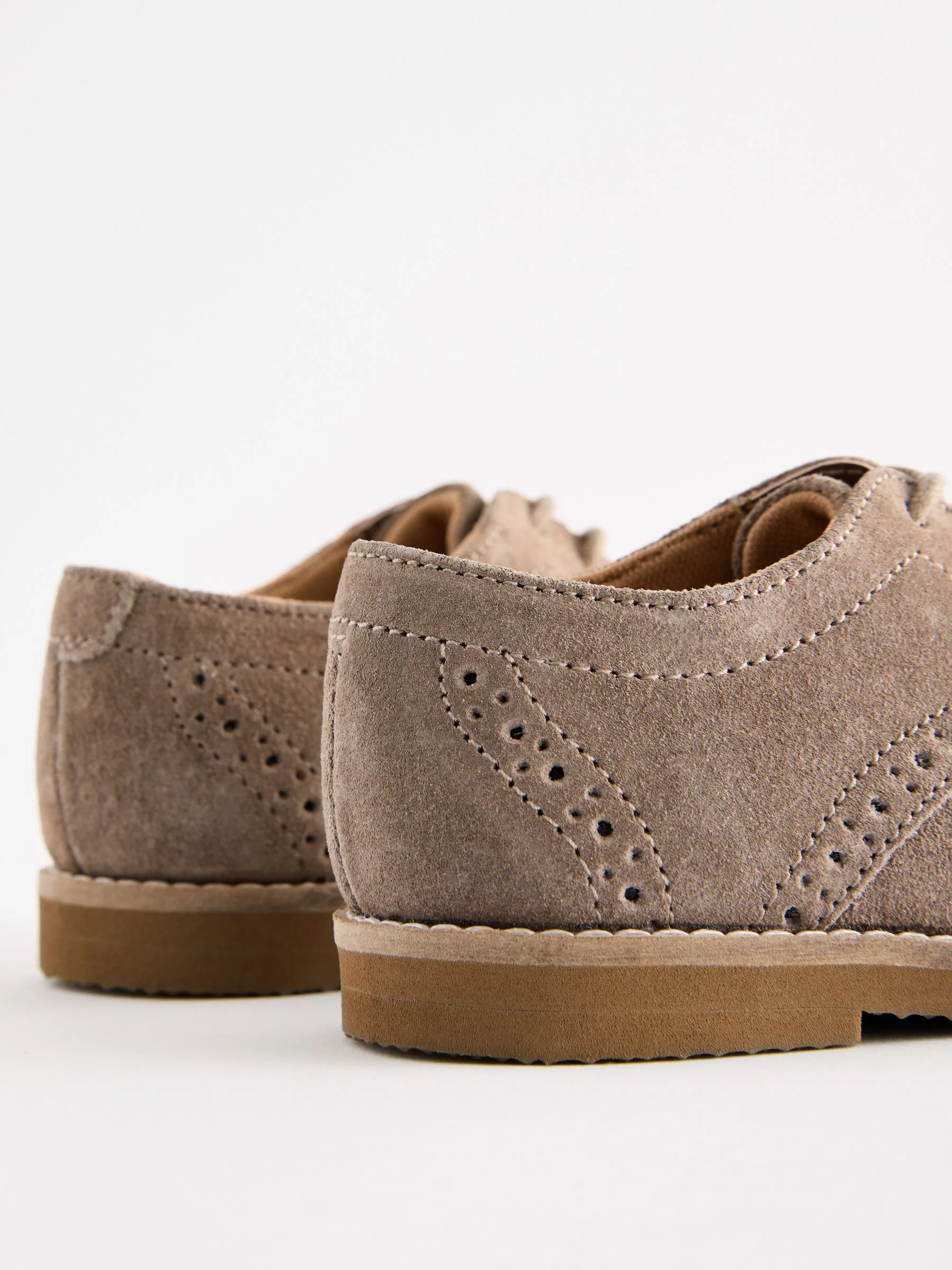 Neutraal - Modieuze brogues van leer