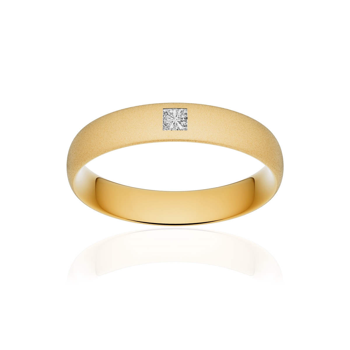Alliance or 375 jaune sablé demi-jonc confort 4,5mm diamant princesse
