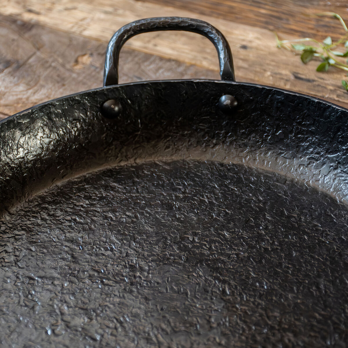Satake Kuro BBQ-stekepanne 28 cm, kullstål