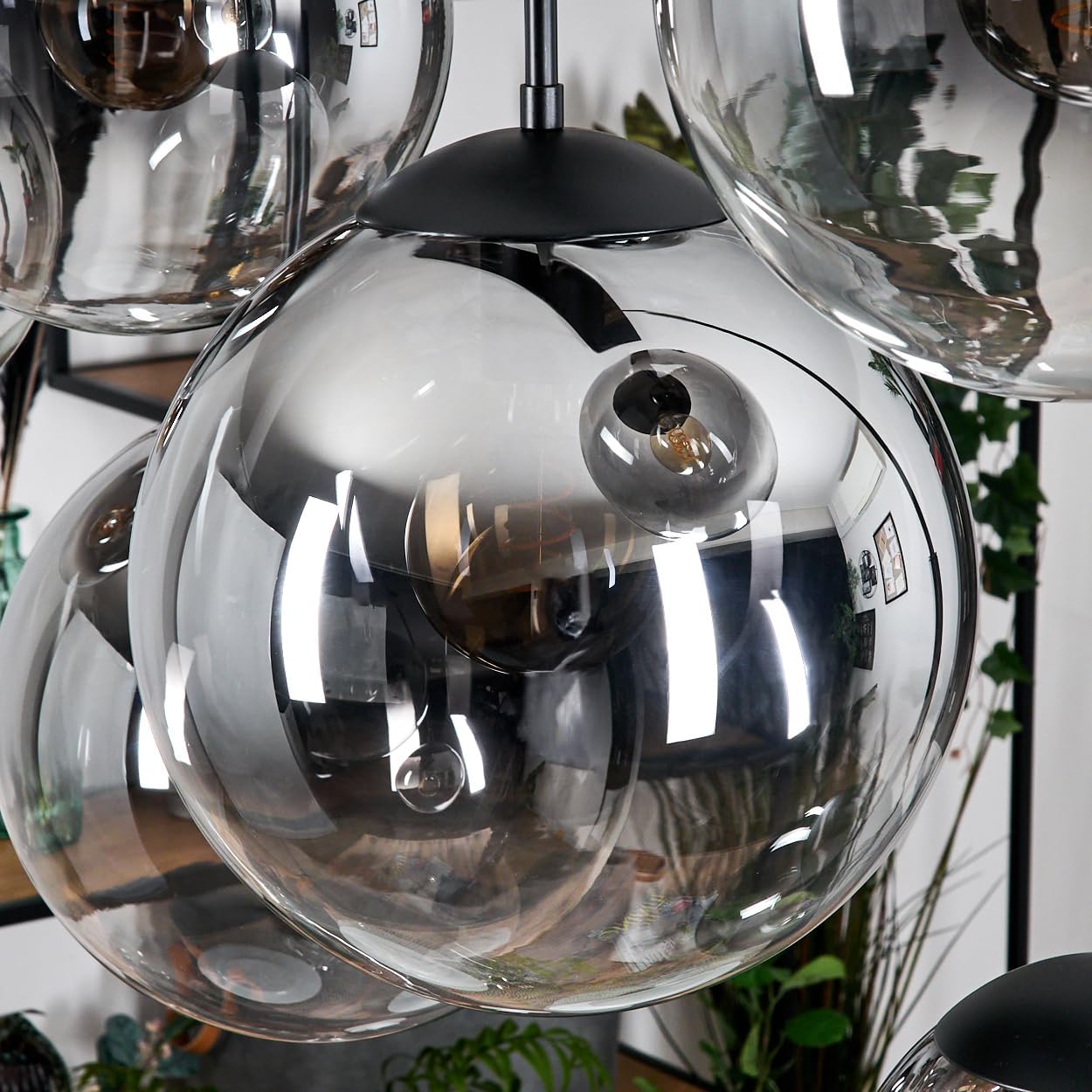 HOFSTEIN Hängeleuchte Gastor, 8-flammige Hängelampe aus Metall/Glas in Schwarz/Rauch/Klar, Pendelleuchte im Retro/Vintage-Design (Schirme Ø 20; 25; 30 cm), E27, Esszimmer, Wohnzimmer, Küche, Flur