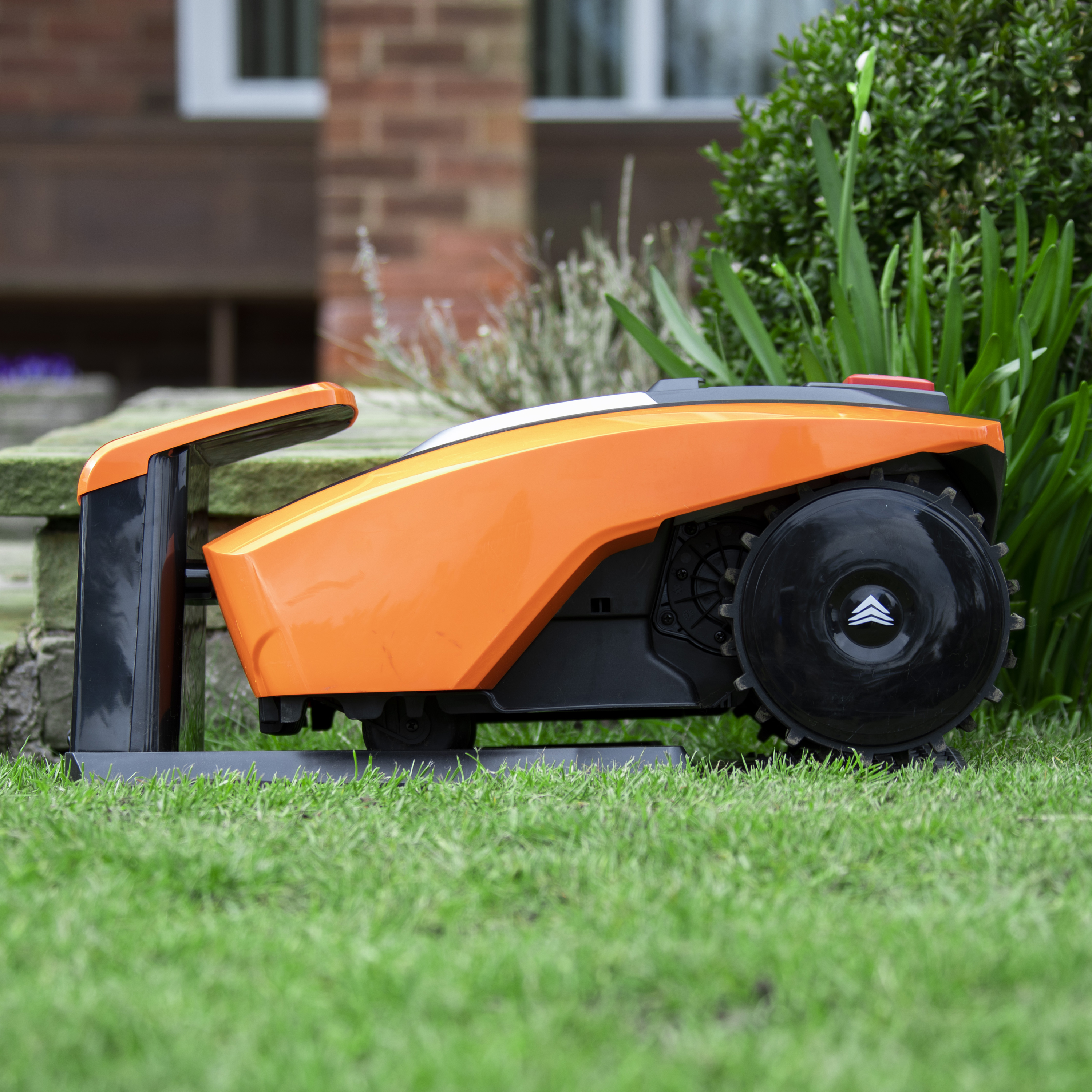 Robot tondeuse easymow 260b avec bluetooth pour jardins jusqu'à 260m².