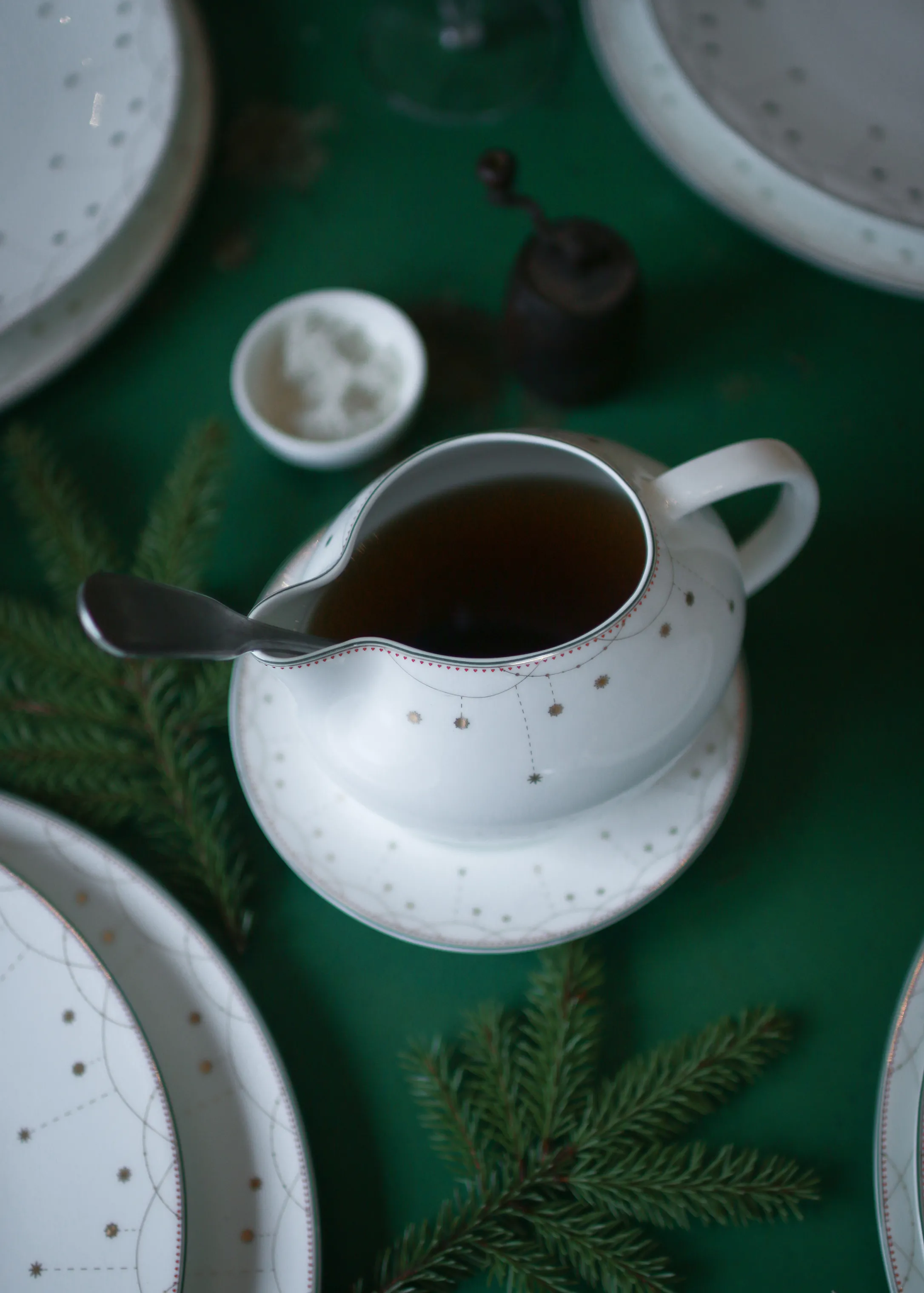 Wik & Walsøe Julemorgen Girlander Saucekande m. underkop