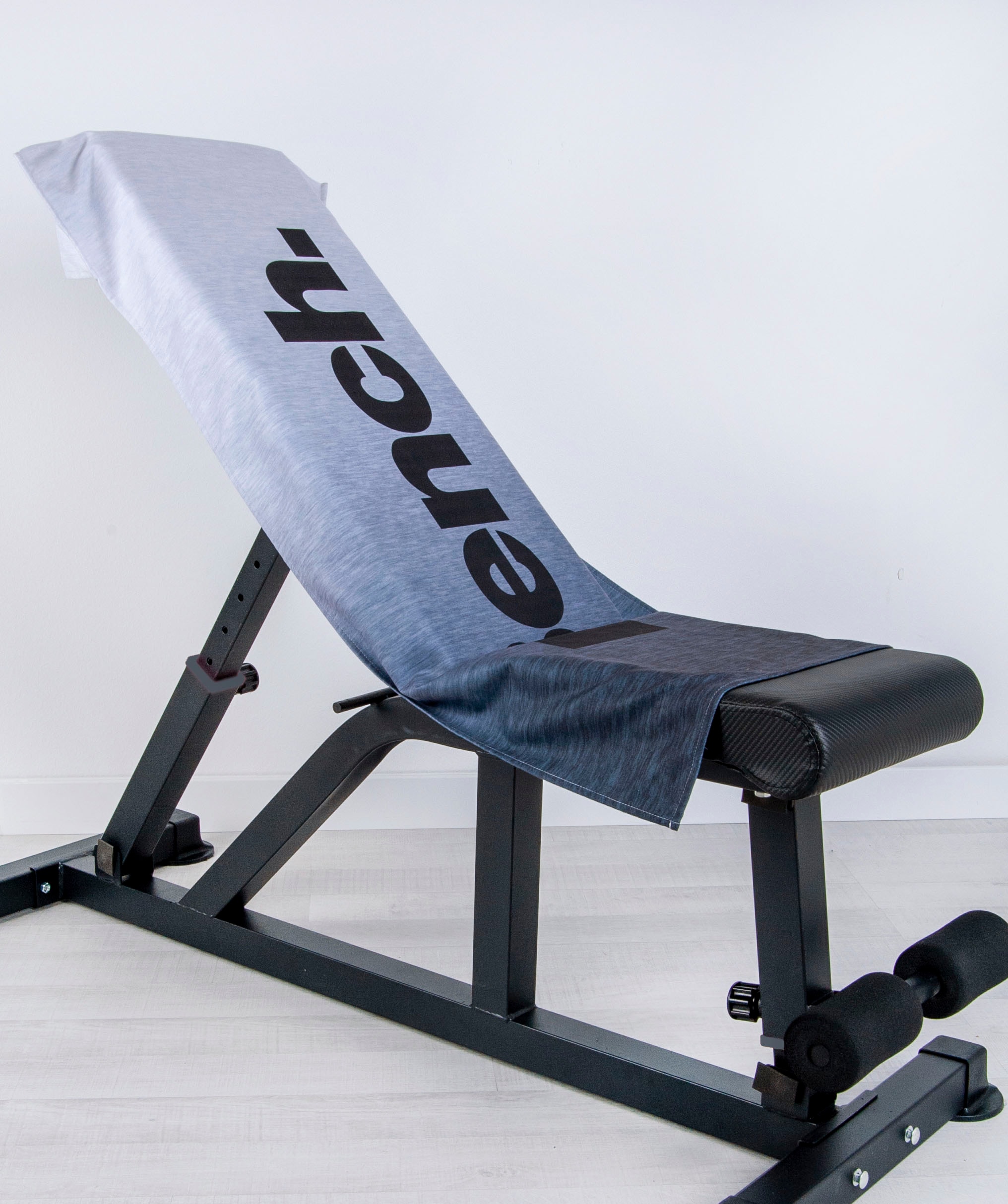 Bench. Sporthandtuch »Bench« Bench Fitnesstuch / Sports Towel mit Überschlag & Tasche, 50x110 cm
