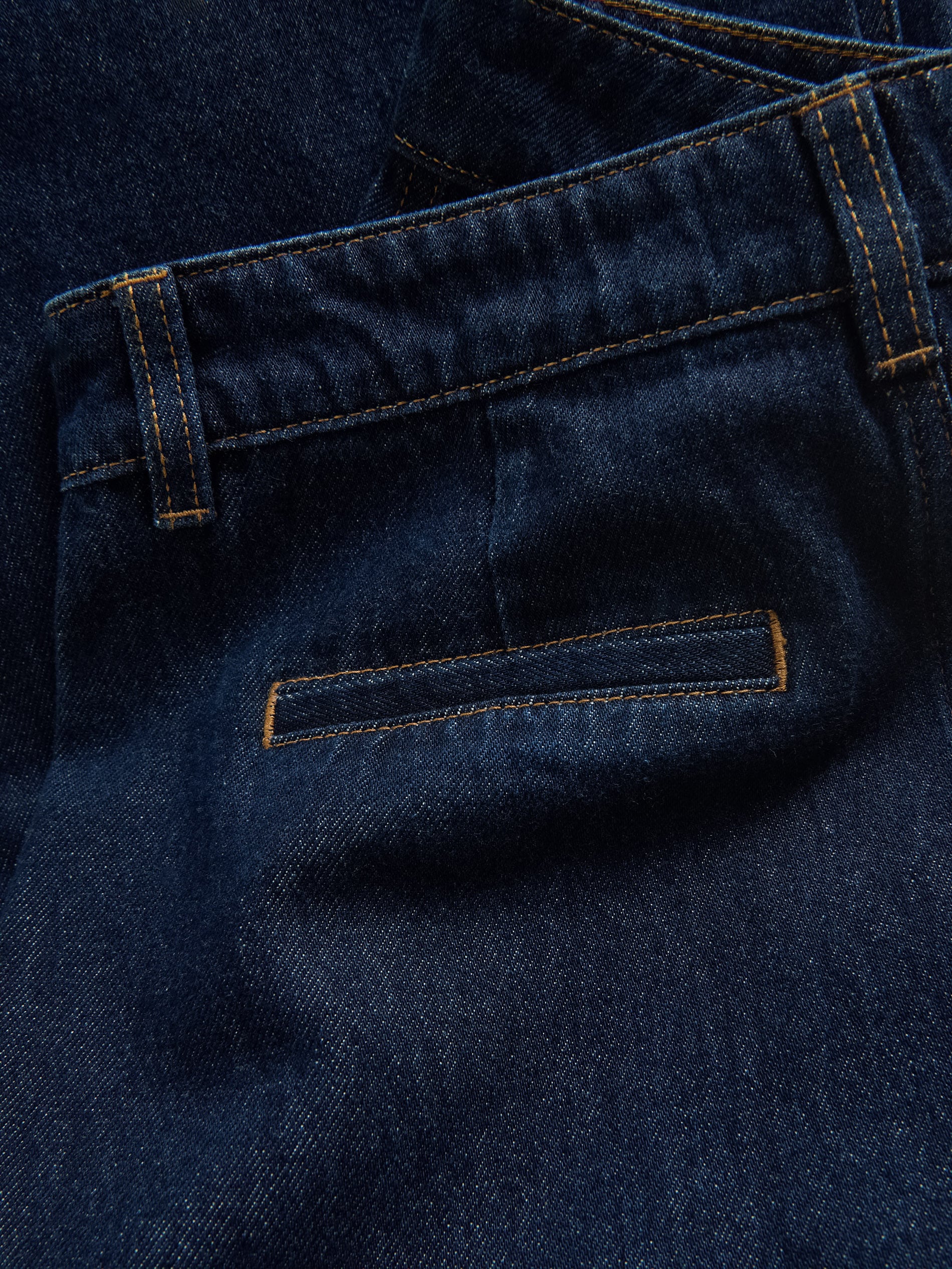 Jeans mit breiten Beinen