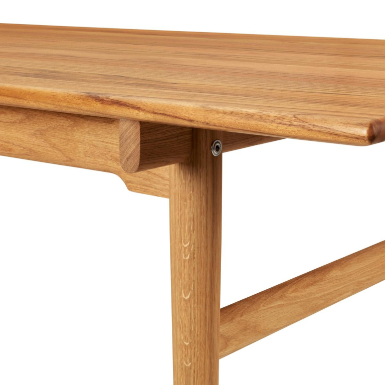 Carl Hansen & Son CH327 uitschuifbare tafel 190x95 geloied teak