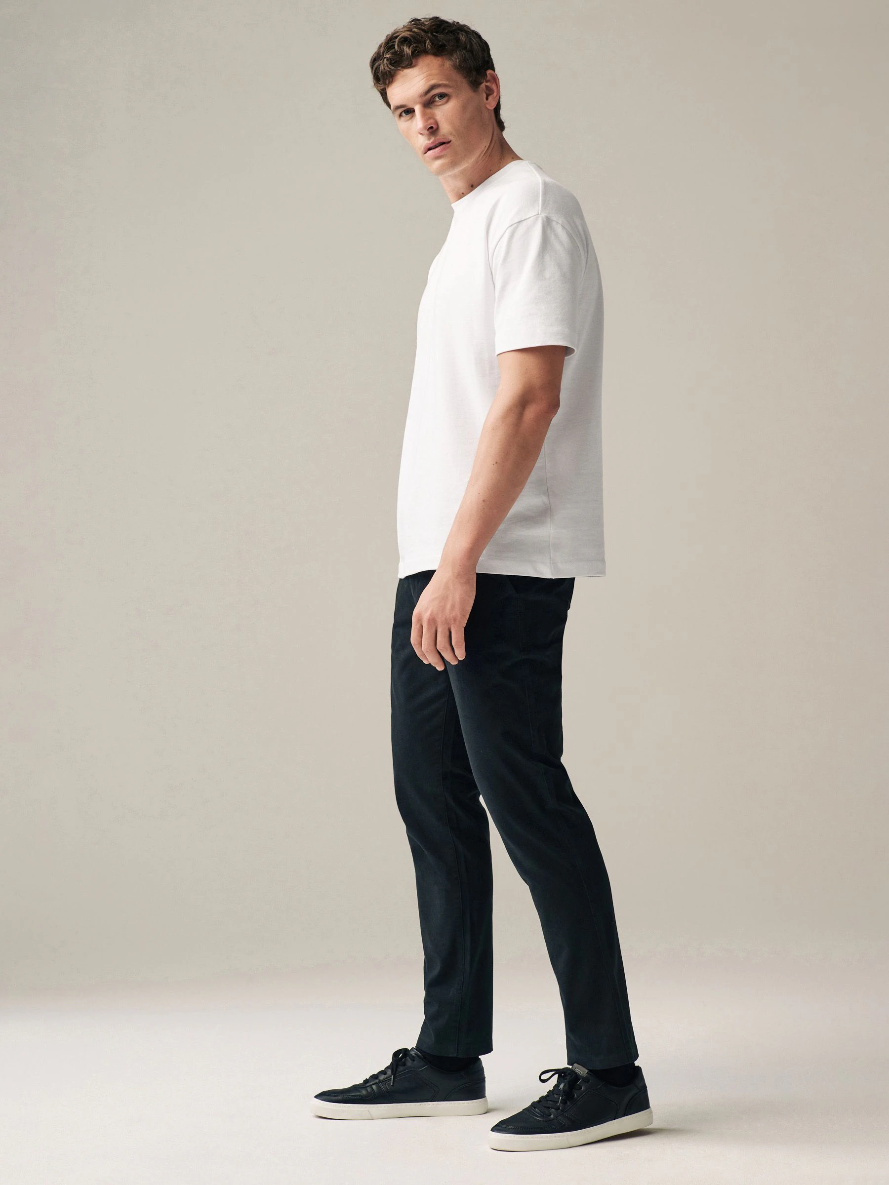 Zwart - Slim Fit - Zachte chino met riem