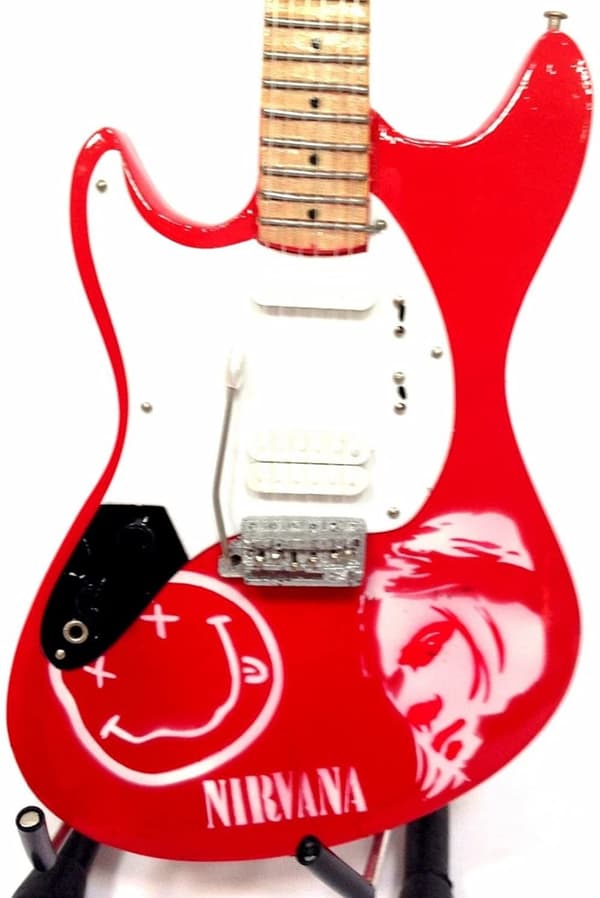 Mini guitar: Nirvana - Kurt Cobain - Tribute