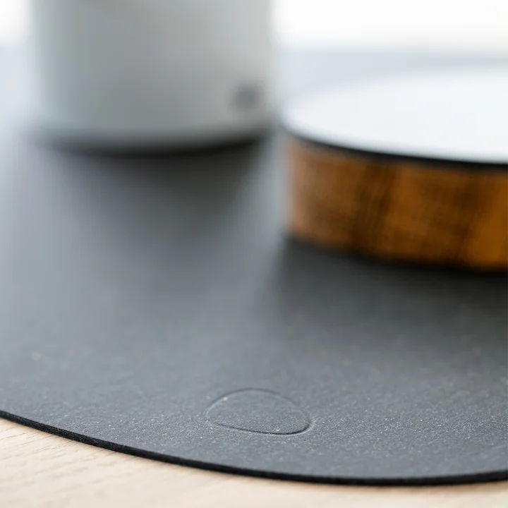 Lind DNA - Table Mat Curve S 24 x 28 cm, Nupo anthrazit