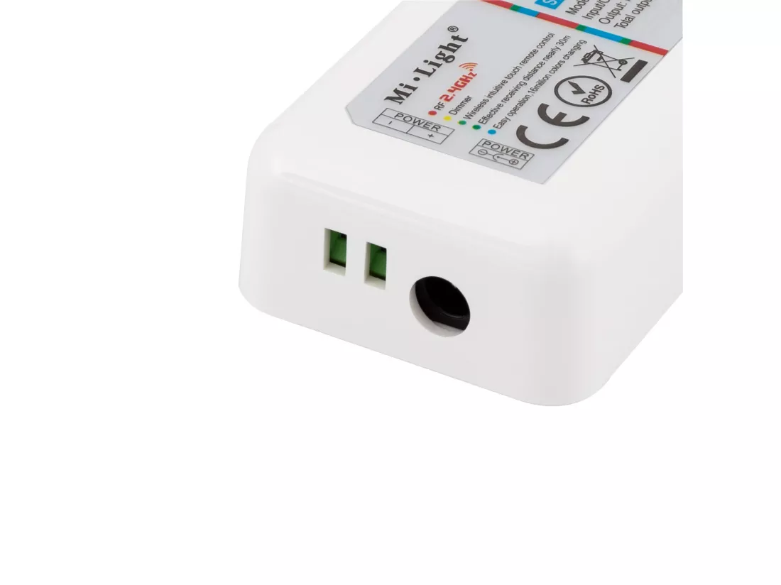 Ampoule LED Piscine Slim Submersible PAR56 RGBW 12V DC 35W IP68 RGBW avec télécommande