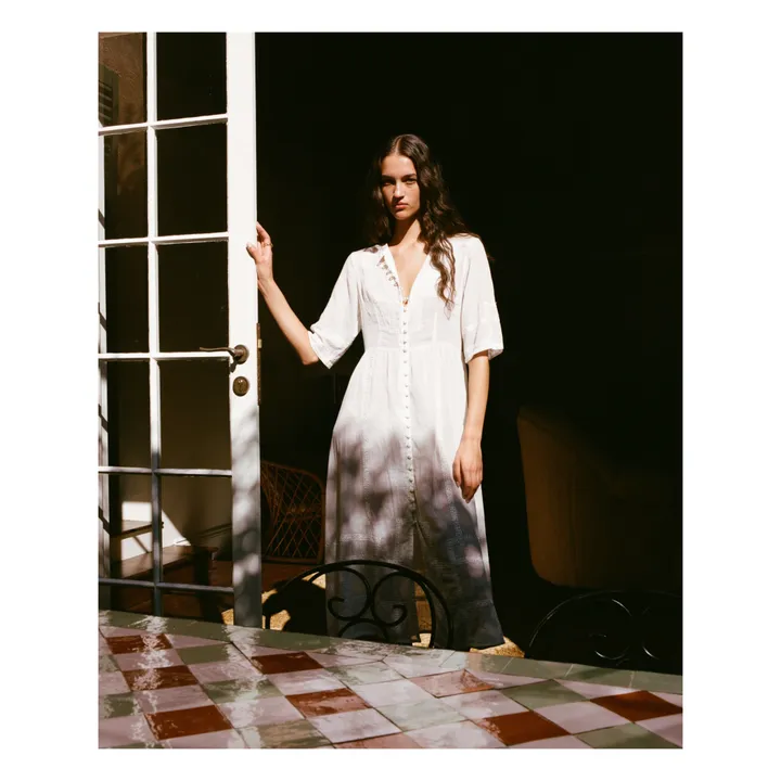 All That Remains Robe Quinn Brodée | Blanc
