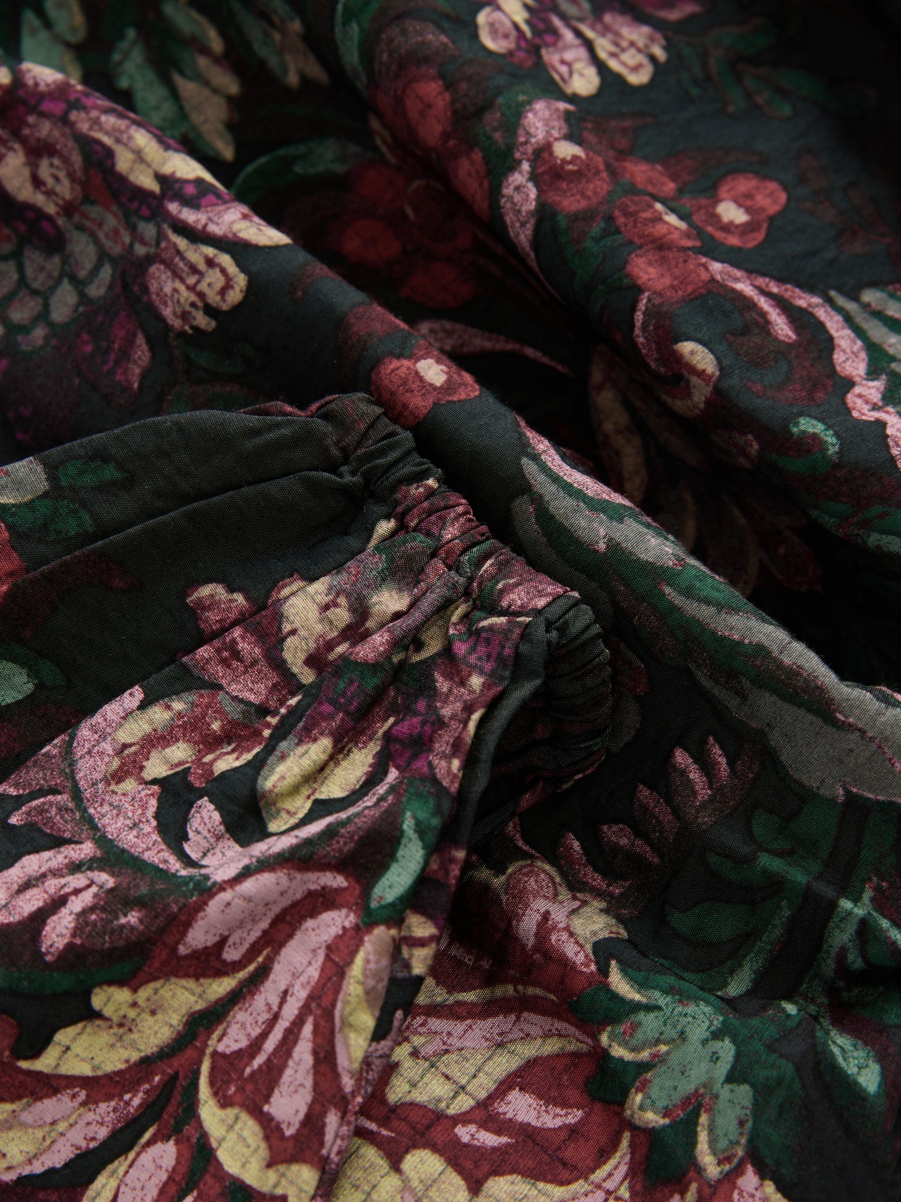 Zwart bloemenprint - Hemdtop met lange mouwen en geschulpte zoom
