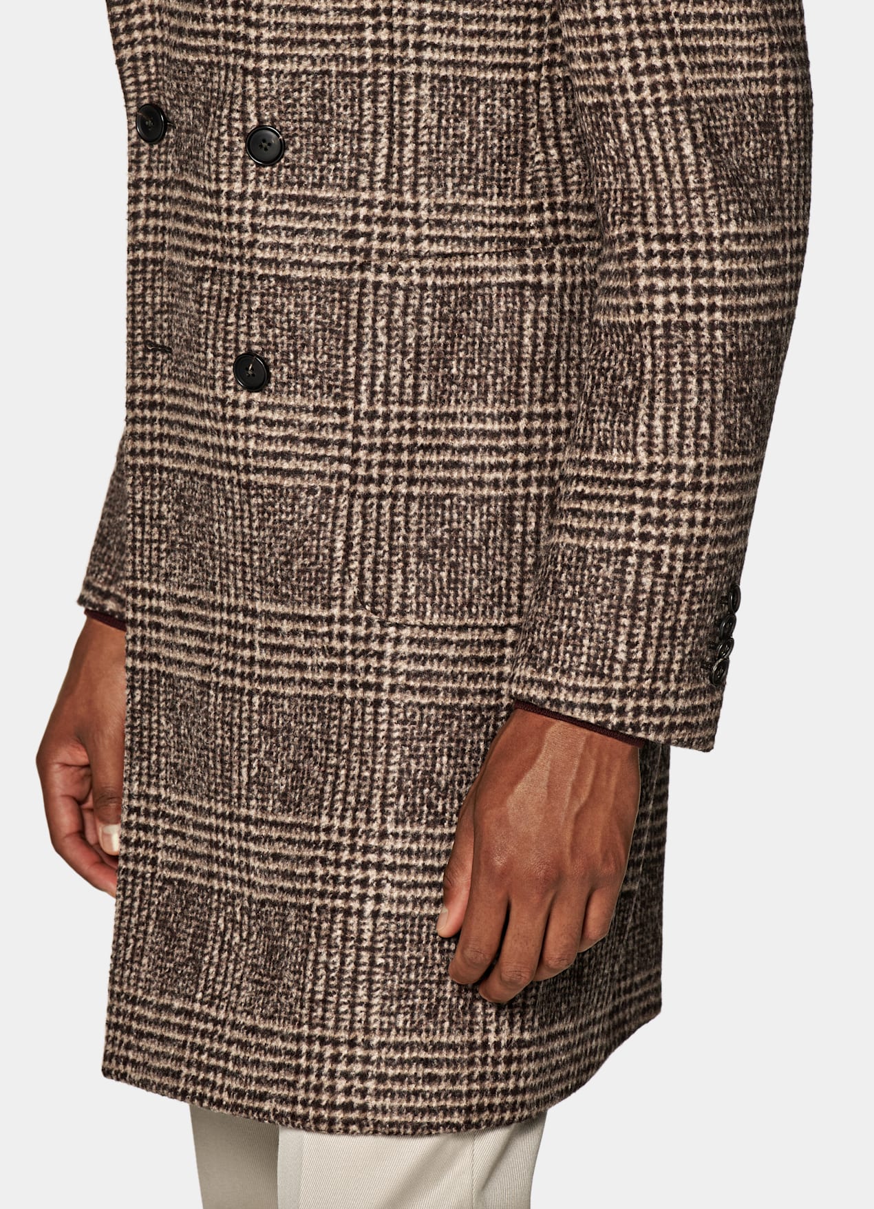 Manteau long marron à carreaux