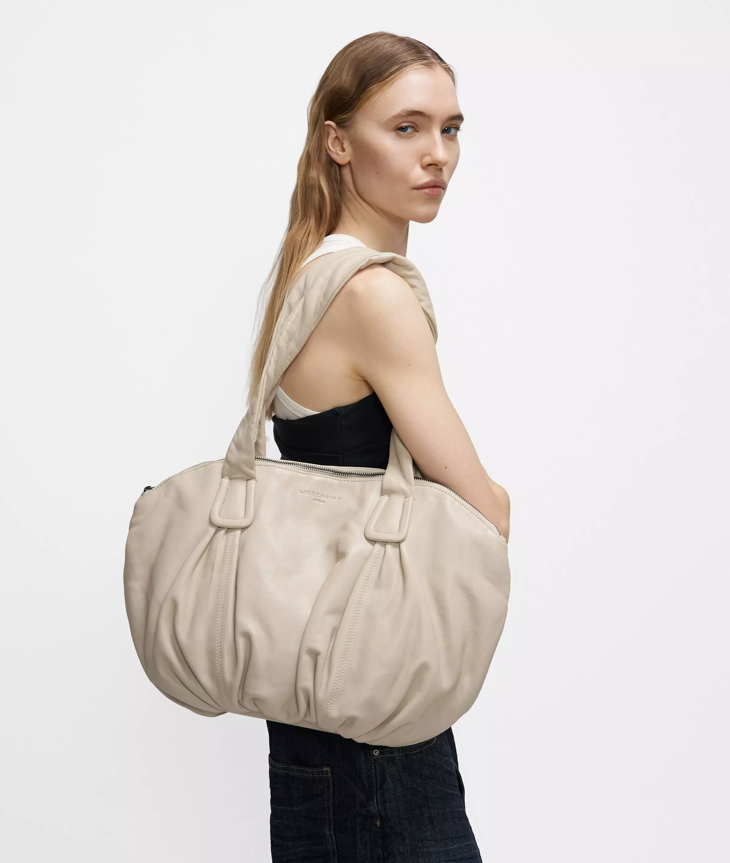 Archive Lucy Shopper M Spacious leather shopper