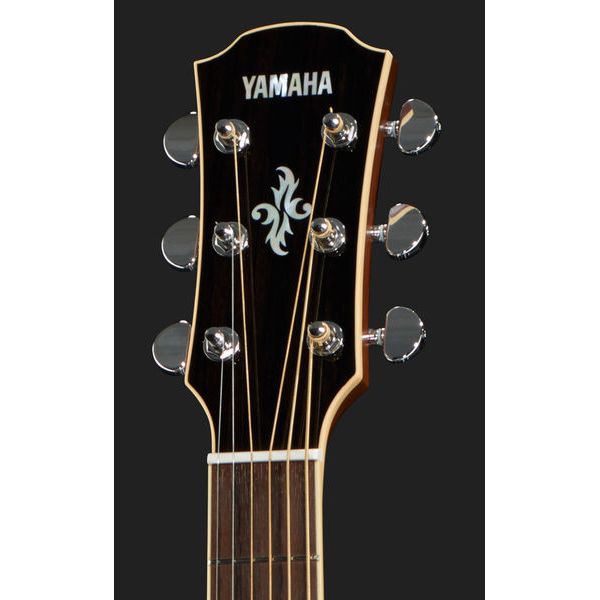 Yamaha APX700IIL NT