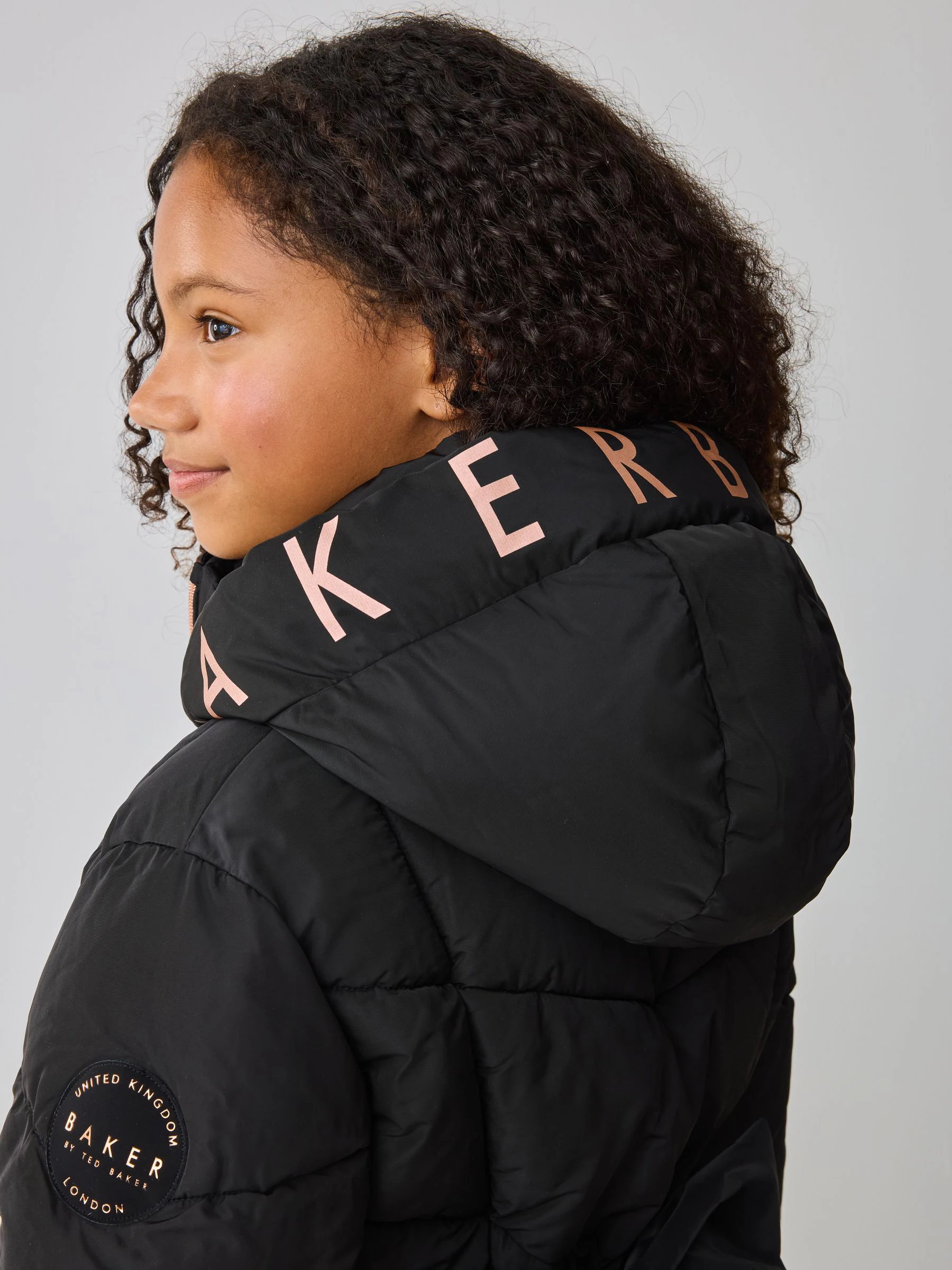 Zwart - Baker by Ted Baker Regenbestendige gewatteerde lange jas met strik op de rug en ceintuur