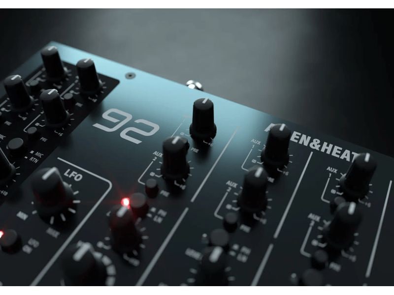 Allen & Heath DJ-Mixer XONE:92 MKII 4 2-Kanal-Analog-Mixer