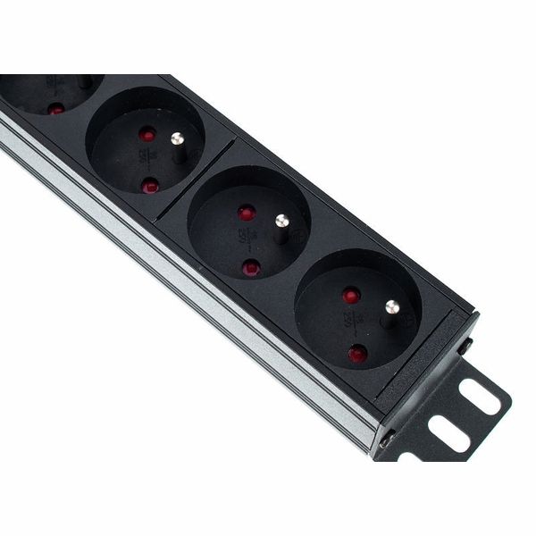 the t.racks Power 8 S French
