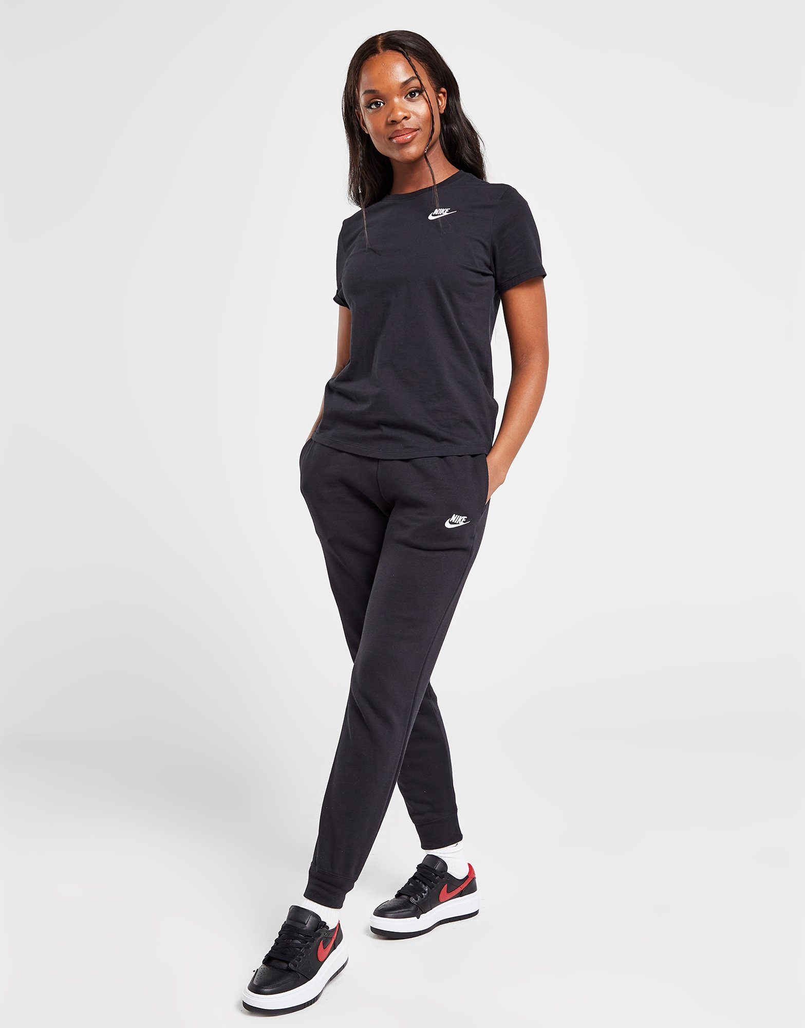 Nike Pantalon de jogging Taille mi-haute Sportswear Club Femme