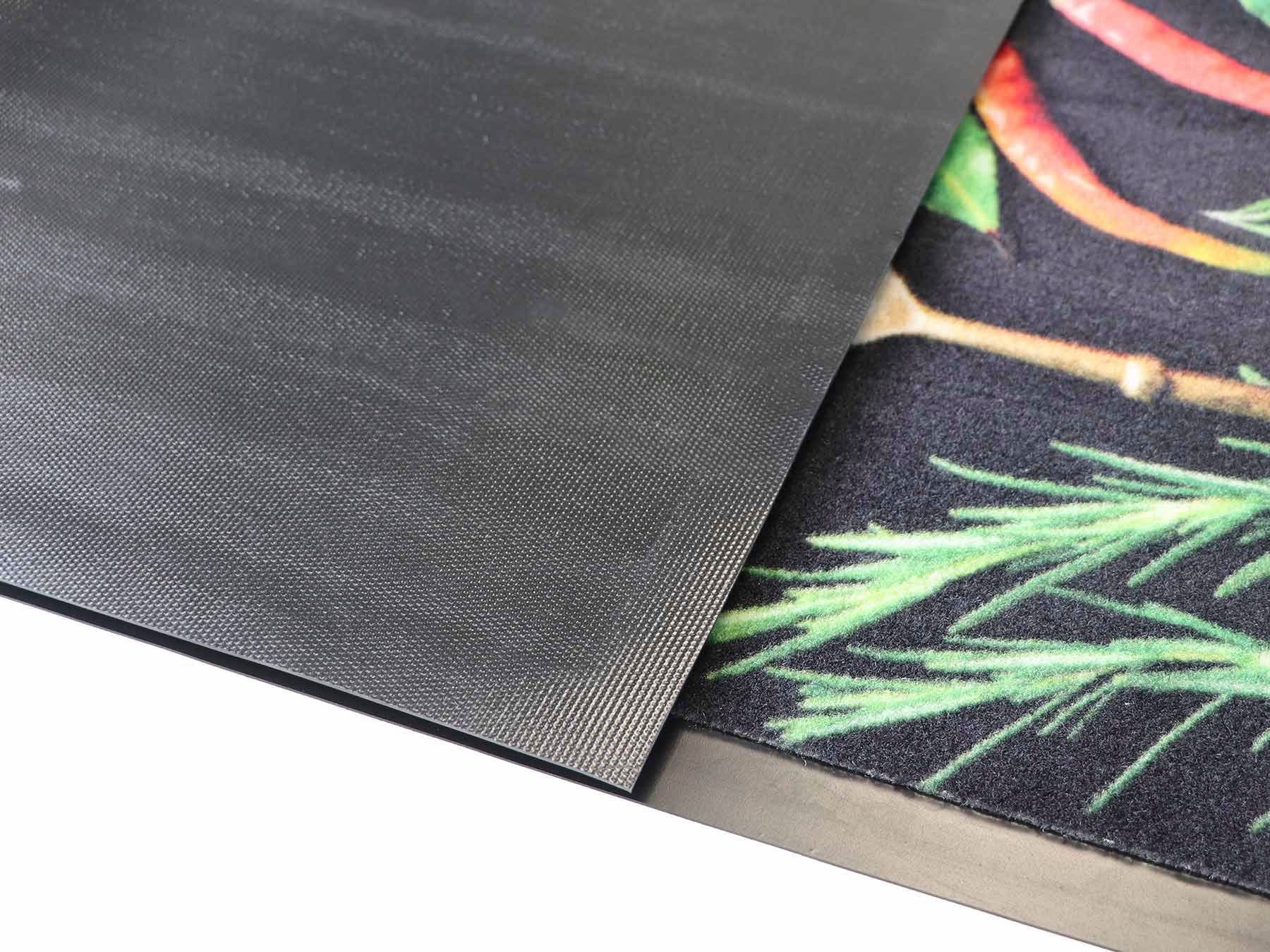 Primaflor-Ideen in Textil Küchenläufer »CHILI HERBS, Made in Belgium« rechteckig 6,5 mm Höhe Chili-Kräuter Motiv, Grösse 50x150 cm, rutschhemmend, Küche