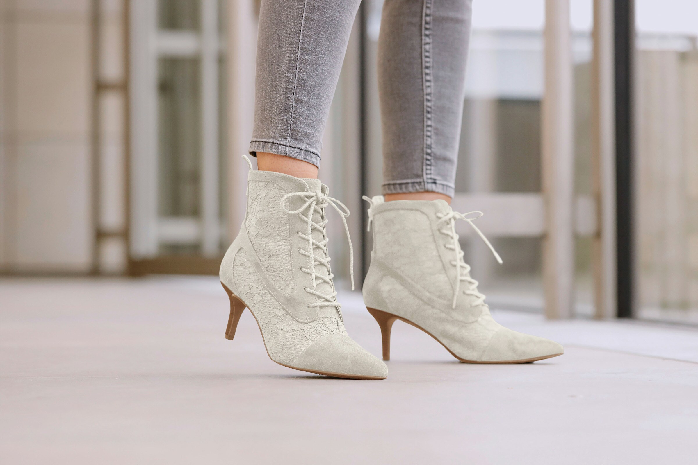 Schnürstiefelette