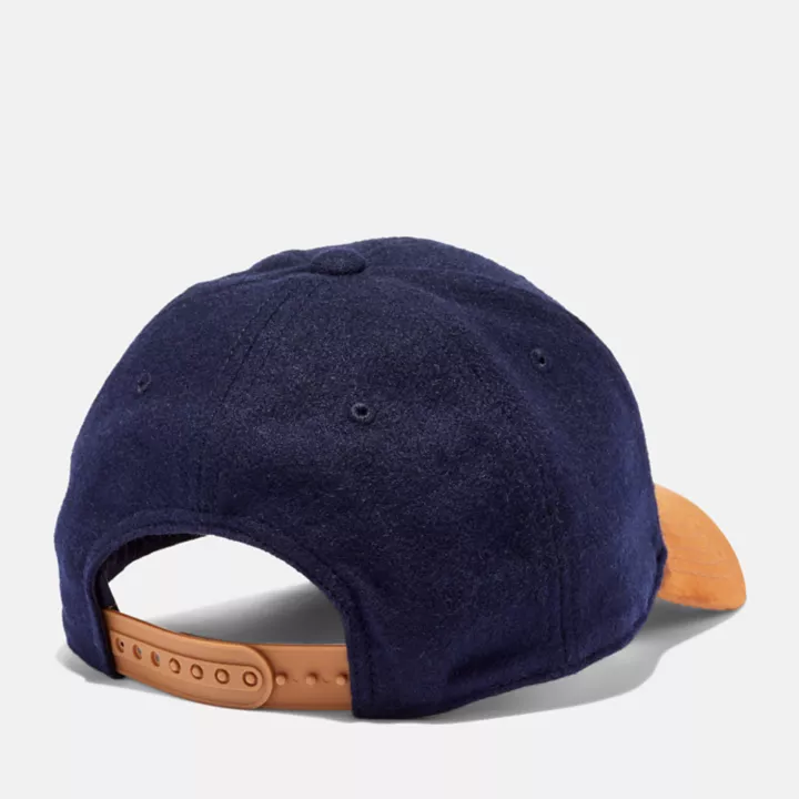 Boné de beisebol unissex estilo vintage na cor azul marinho.