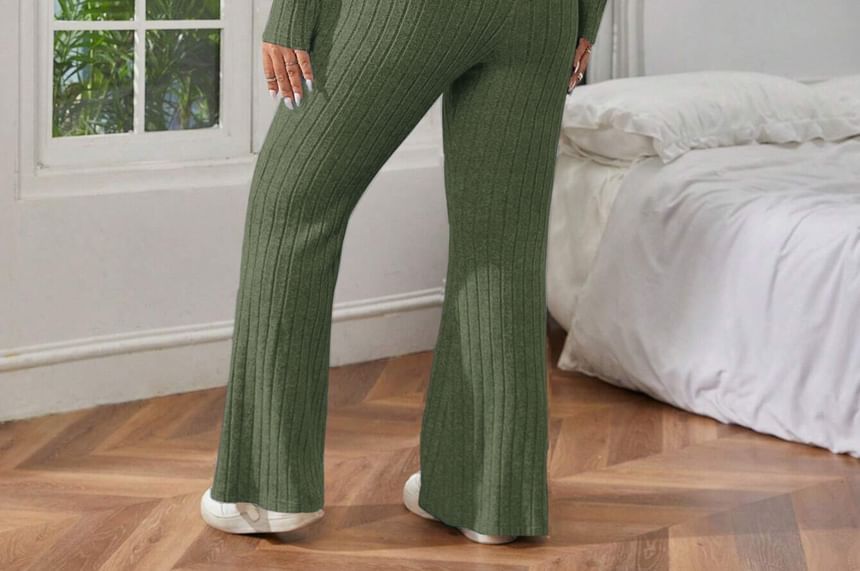 uliaque - Plus Size Set: Lange Mouw Mock Neck Effen Geribbelde Crop Top + High Rise Bootcut Broek