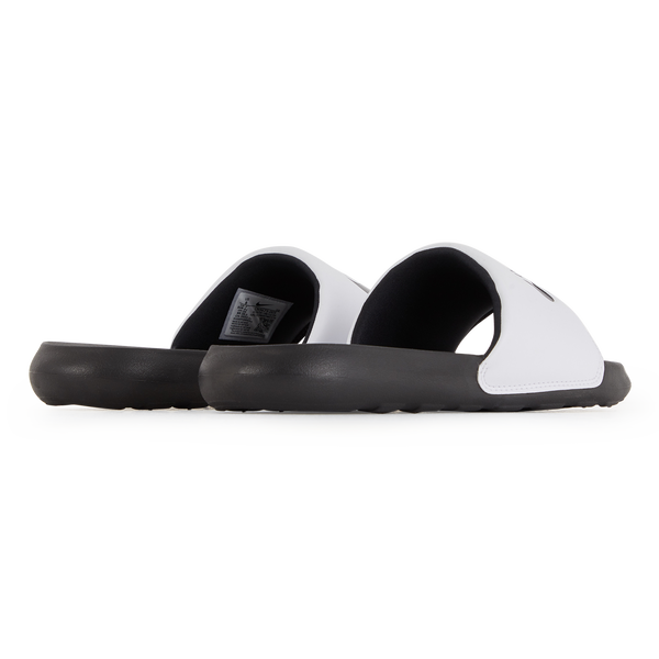 NIKE VICTORI ONE