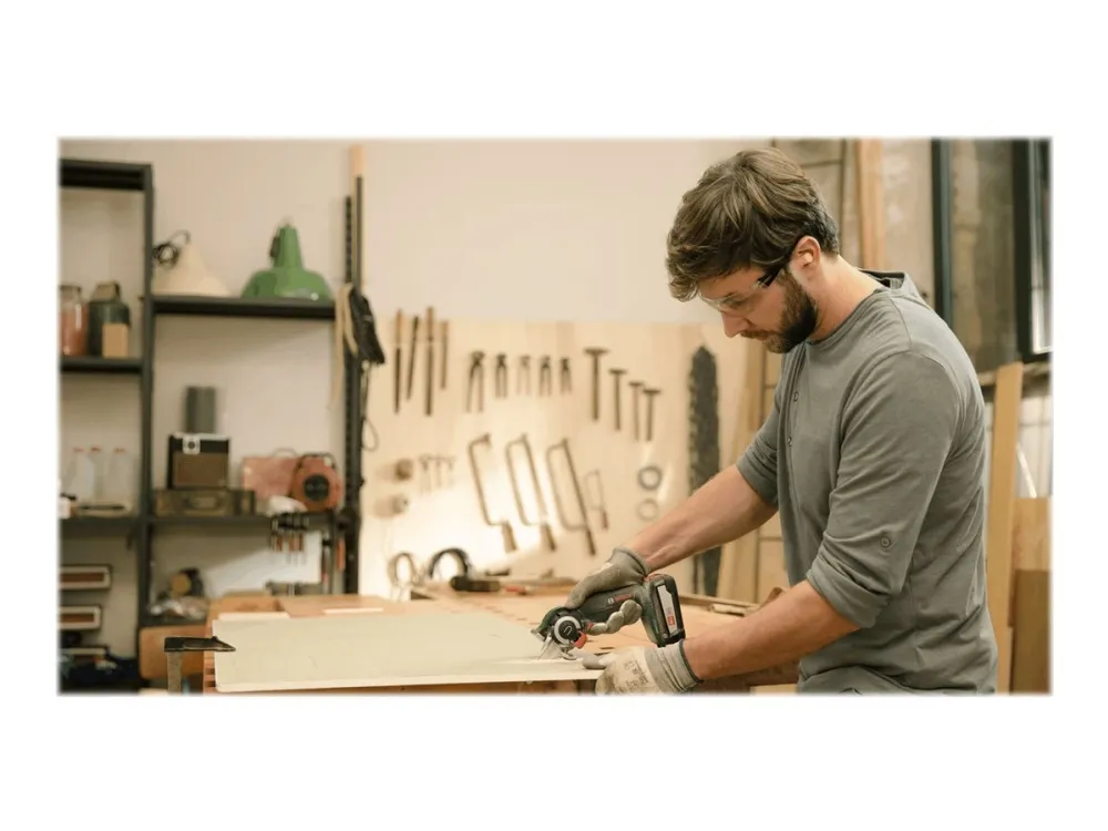 Bosch AKKUMULTISAV ADVANCEDCUT 18V 2,5AH