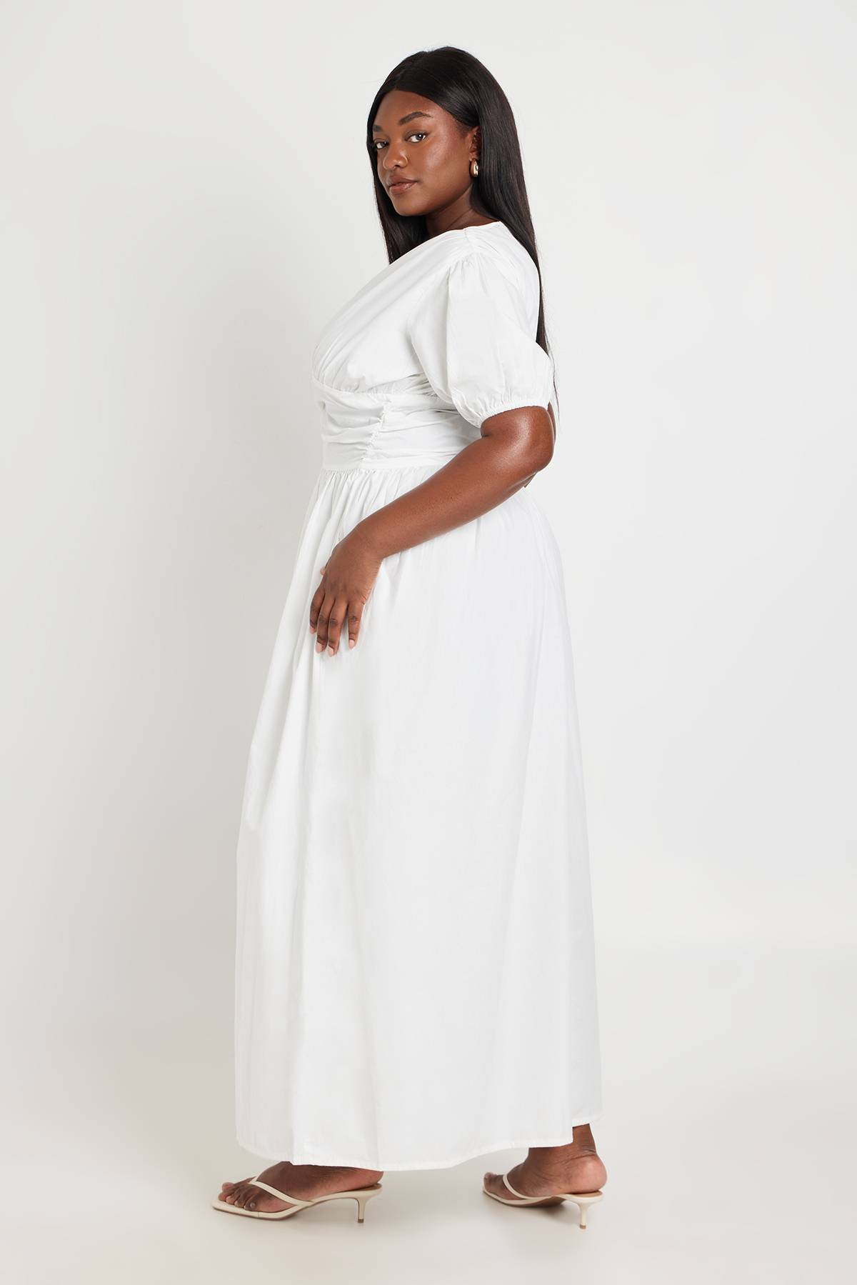 boohoo Robe Maxi Grande Taille En Popeline Avec Détail Taille Froncée