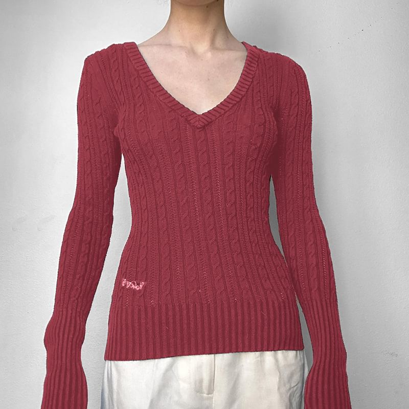 Sosana - Slim-fit top met lange mouwen, V-hals en geborduurde letters
