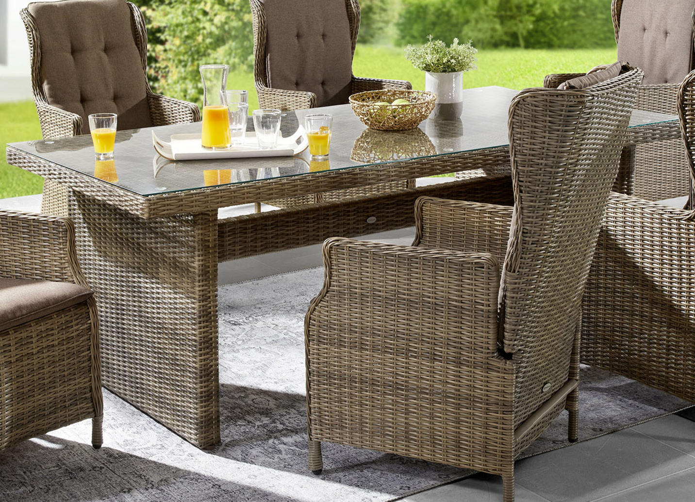 Gartenmöbel Riviera mit naturgrauen Kunststoffgeflecht