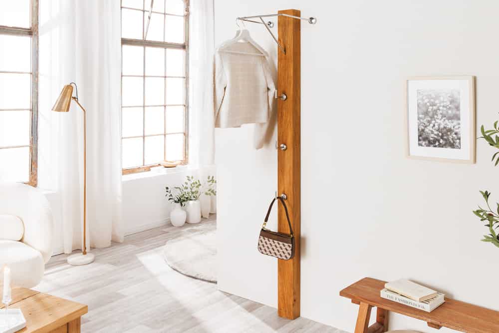 Massive Wandgarderobe JAVA 185cm recyceltes Teakholz mit drei Kleiderhaken