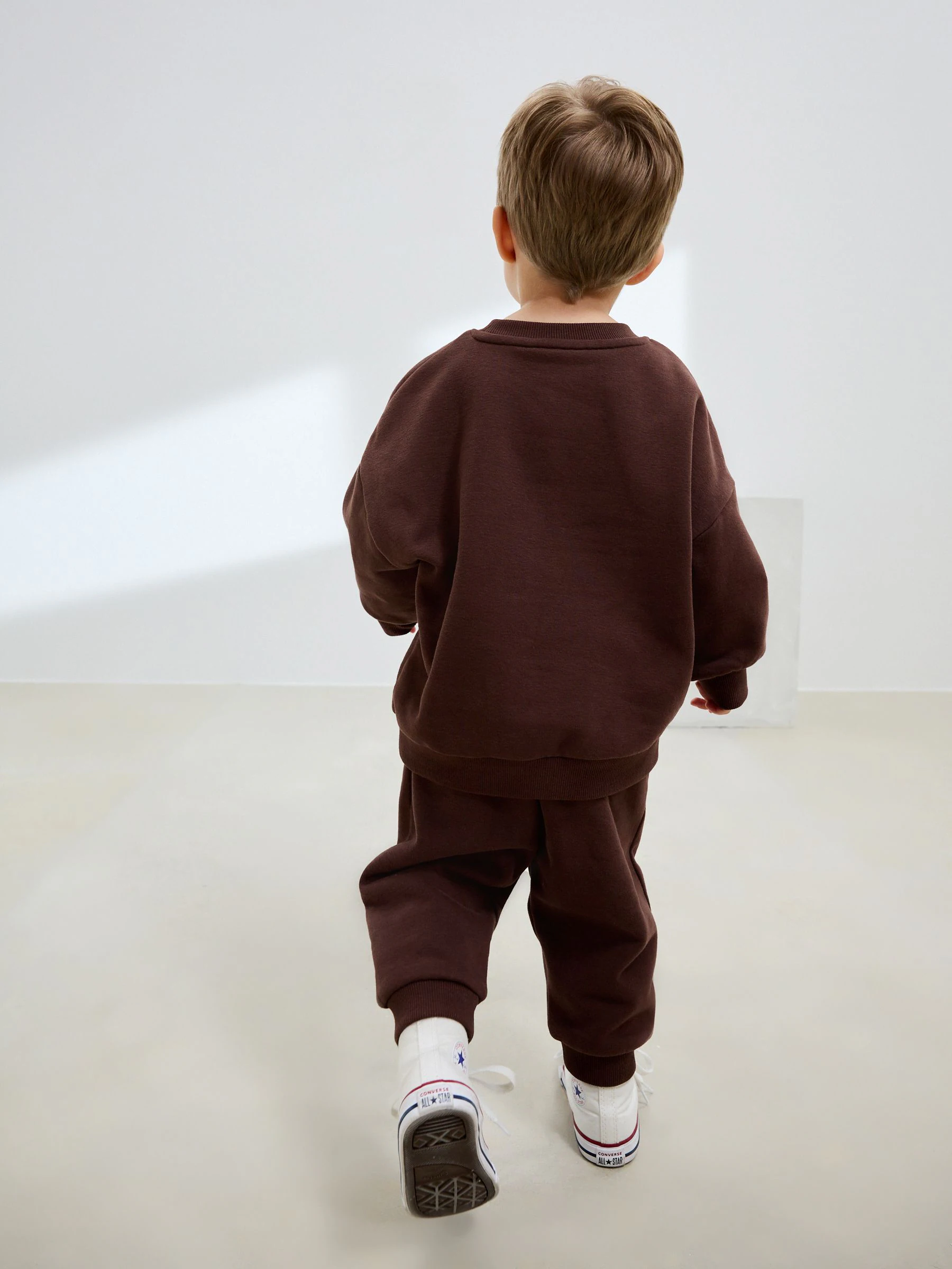 Chocoladebruin - Bedrukte set van sweater met ronde hals en joggingbroek (3mnd-7jr)