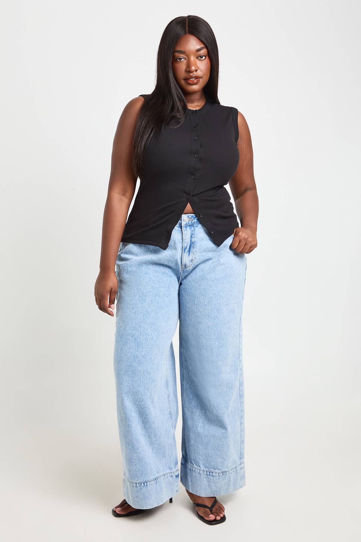 boohoo Jean Grande Taille À Jambe Large Avec Ourlet Revers Profond