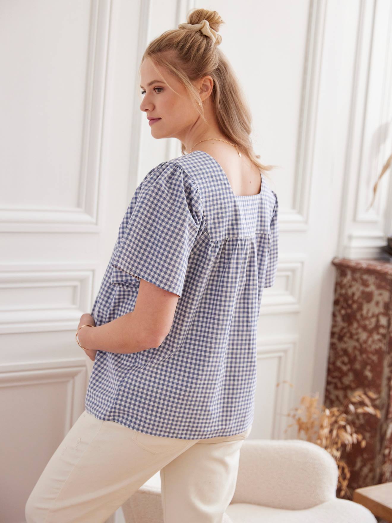 Blusa de maternidade xadrez azul-acinzentada