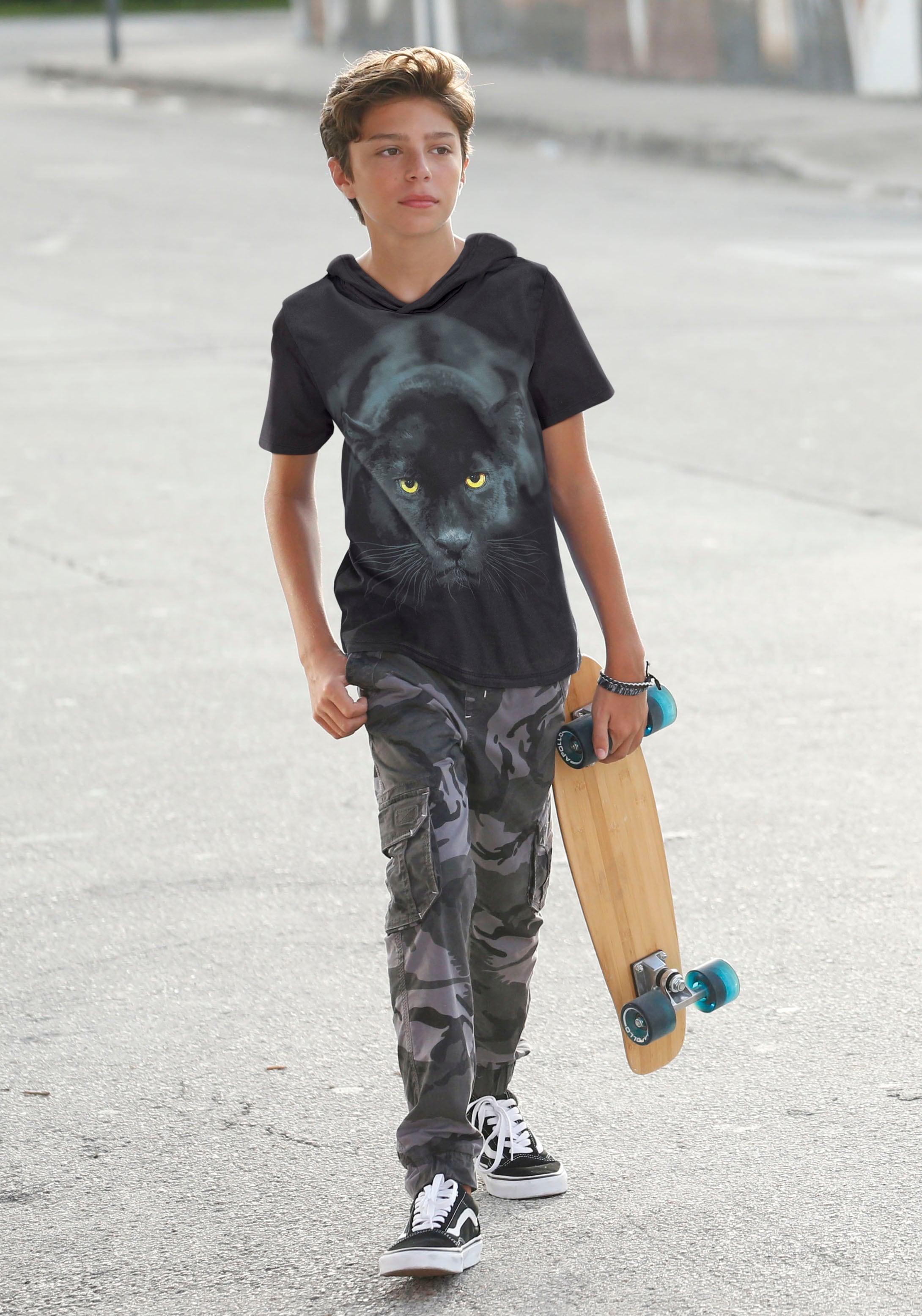 KIDSWORLD T-Shirt », Kapuzen-T-Shirt mit Fotoprint: PANTHER«, Kurzarm,  modische Passform,  mit stylischem Druck