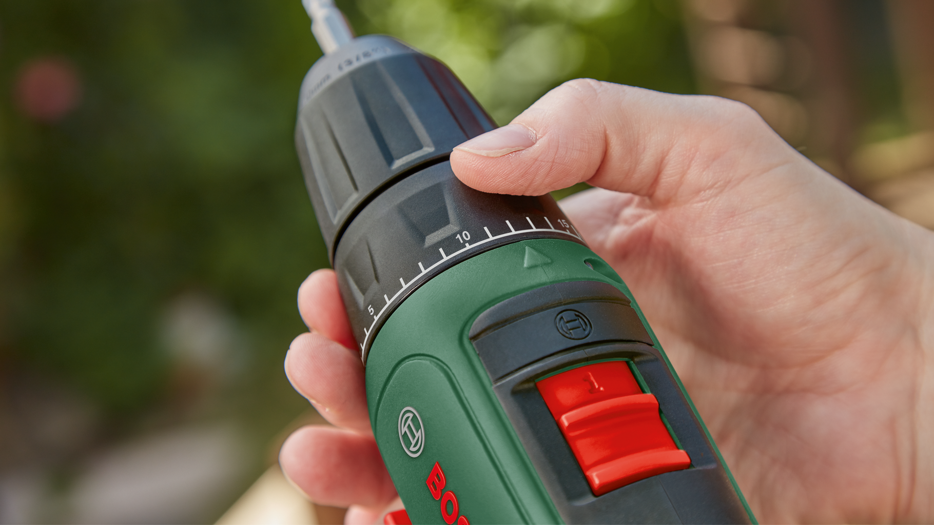 Bosch Home & Garden  EasyImpact 18V-40, 2 x 1,5Ah    Leistungsstarker Akku-Bohrschrauber zum Schrauben, Bohren & Schlagbohren
