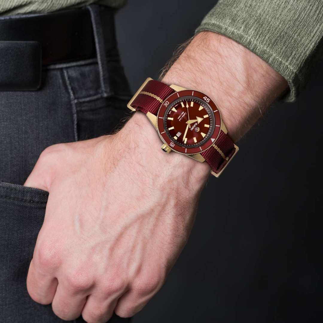 Rado Captain Cook XL Automatik Bronze / Nato rot