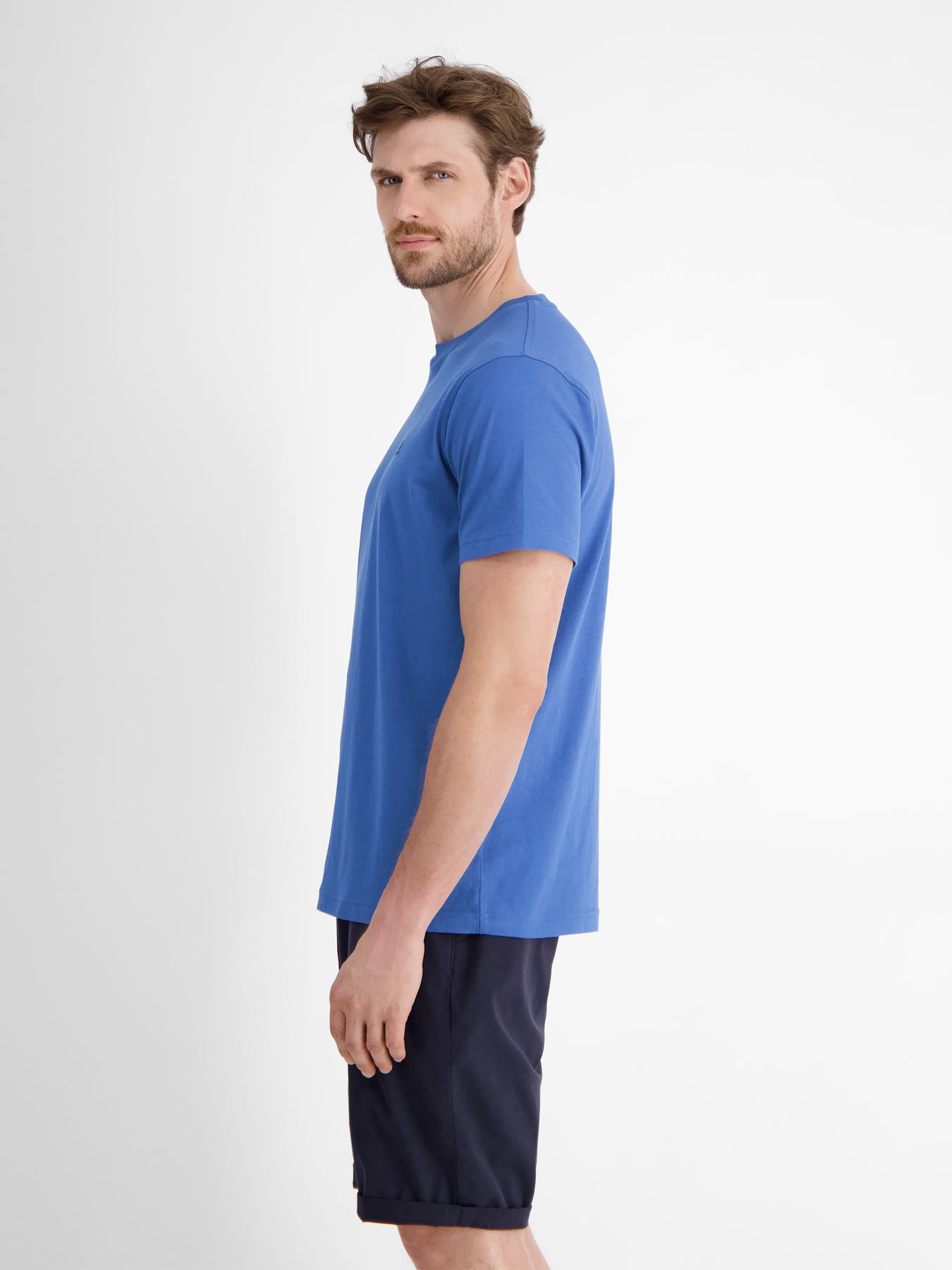 Basic T-Shirt mit Logostitch, unifarben