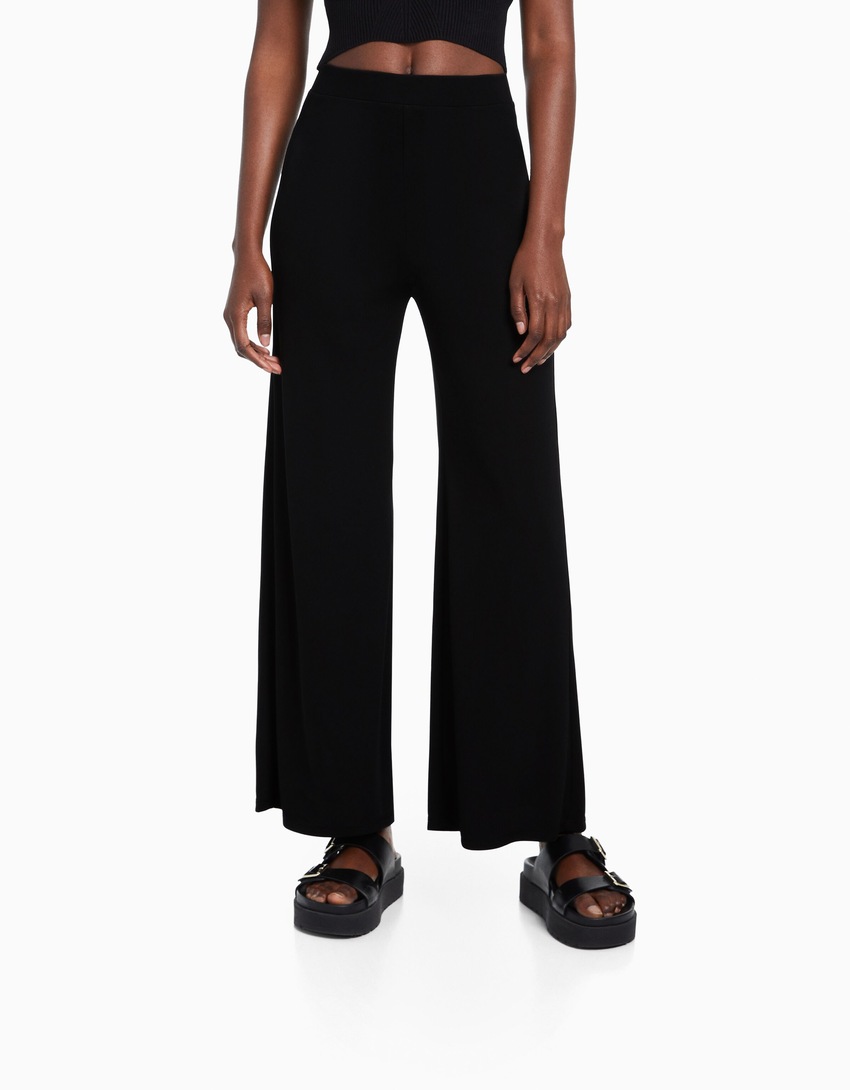 Calças esvoaçantes