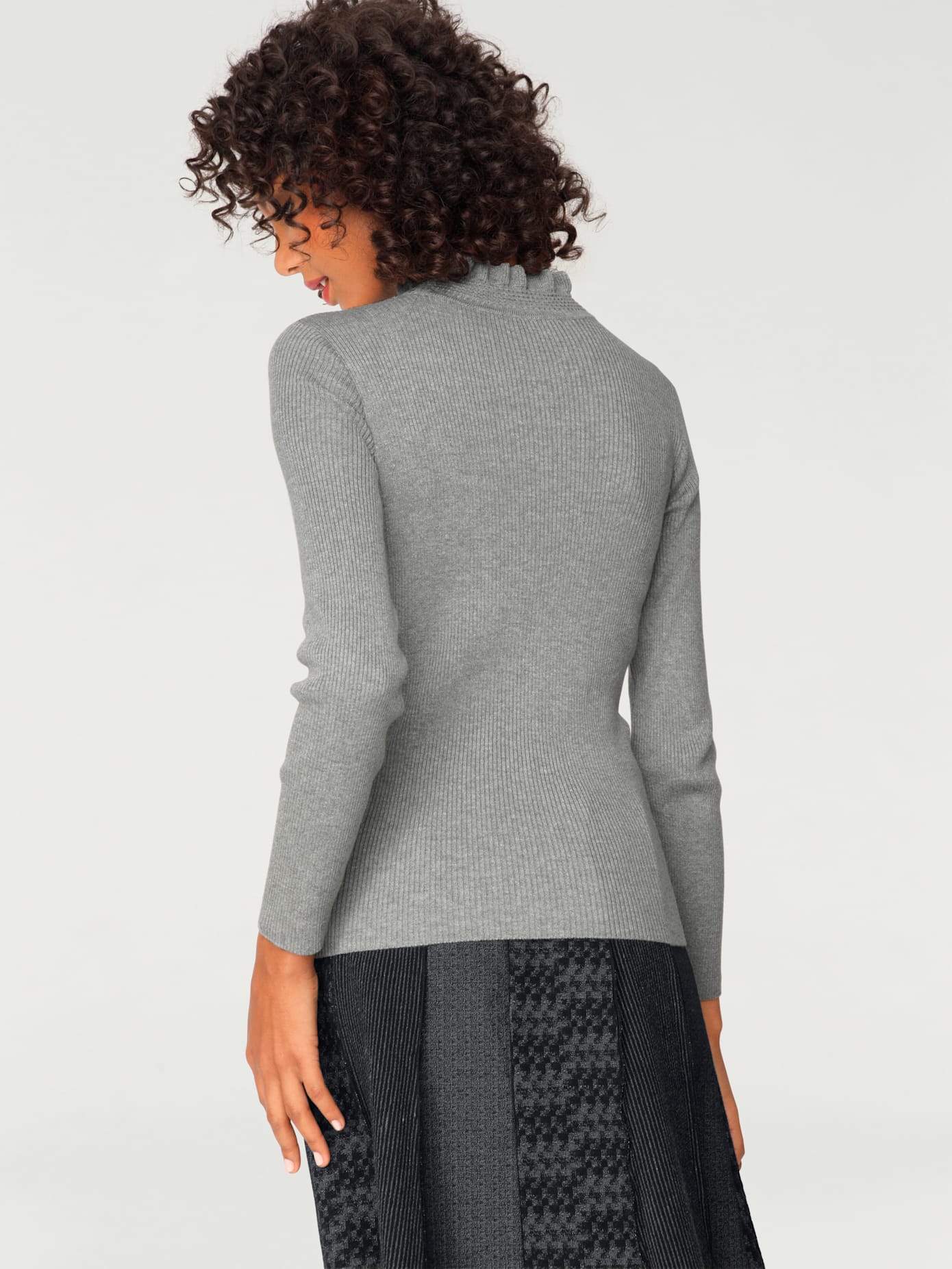 Pull col montant look tendance