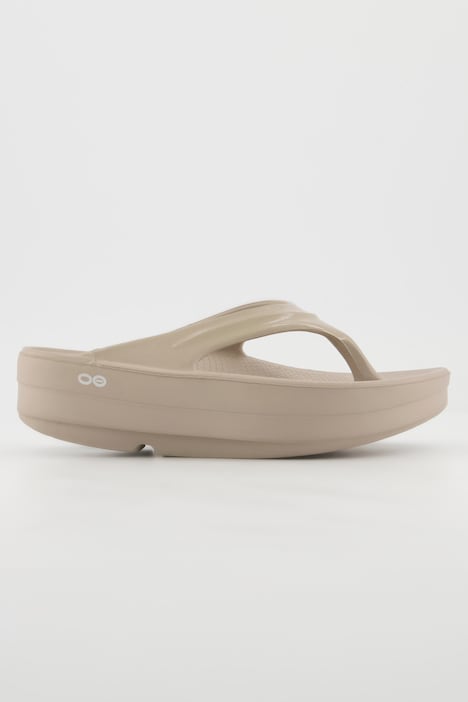 Oofos OOMega, Zehentrenner, glitzernde Riemen, Plateausohle, Weite H
