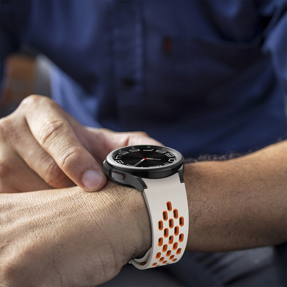 Samsung Galaxy Watch 4 Classic (46mm) Ersatz Sport Dual Color Silikon Armband mit schwarzem Magnetverschluss (Gelenkumfang: 180 - 240mm) - Weiss / Orange