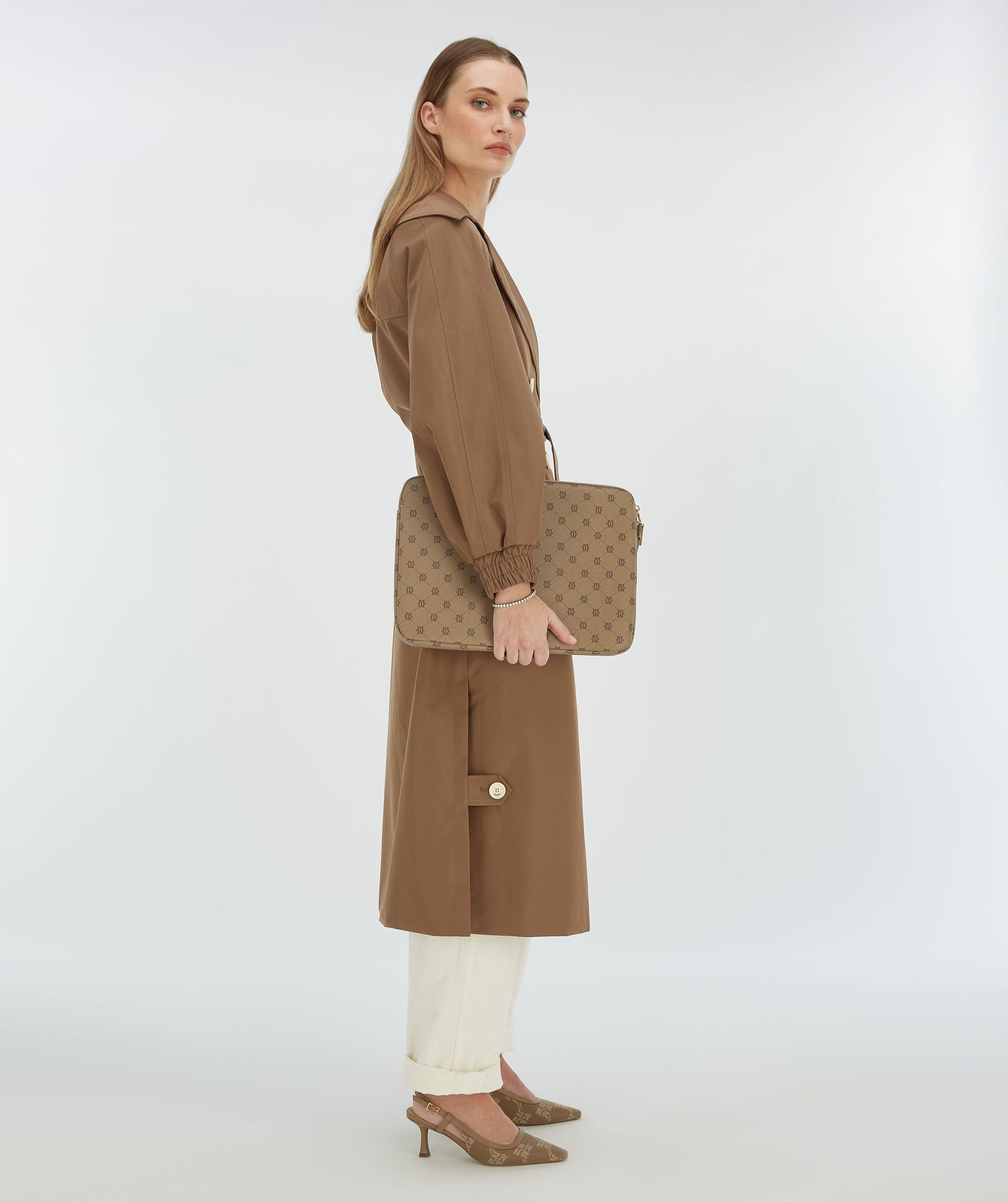 FELICIA laptophoes met logoprint - mink