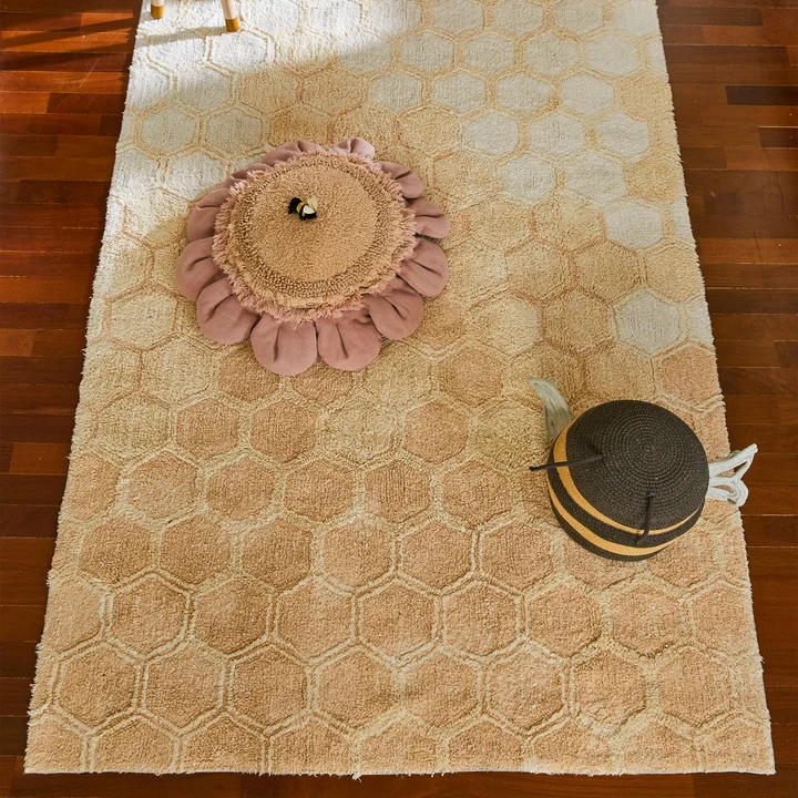 Lorena Canals - Pink Daisy Bodenkissen, Ø 70 cm, golden / pink / natural / olive