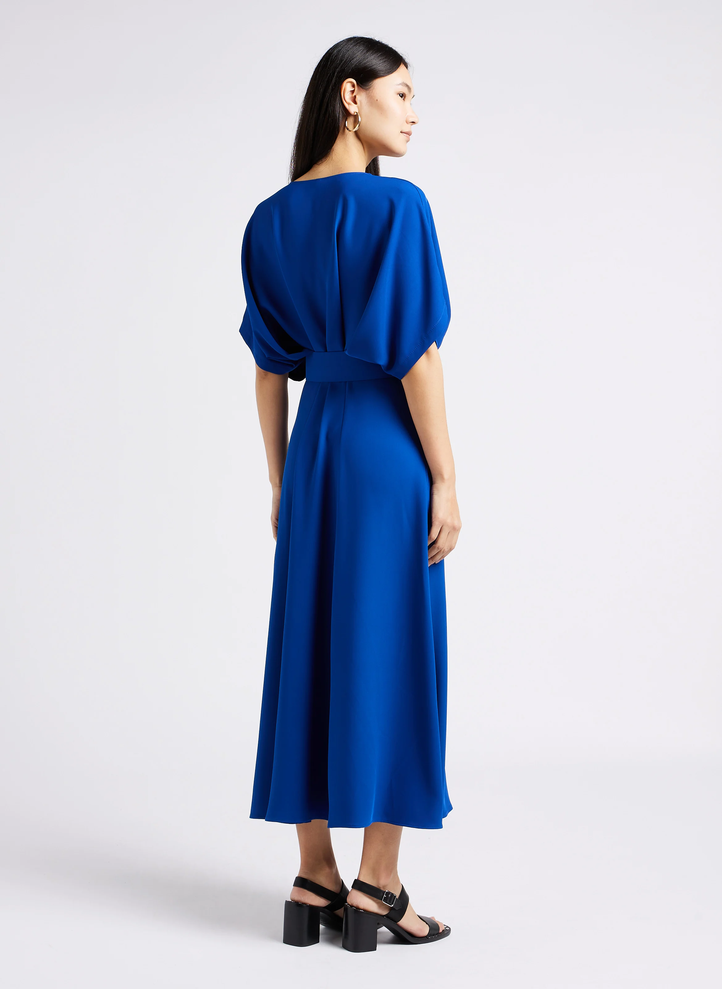 Robe longue cintrée col rond à manches chauve-souris | Bleu