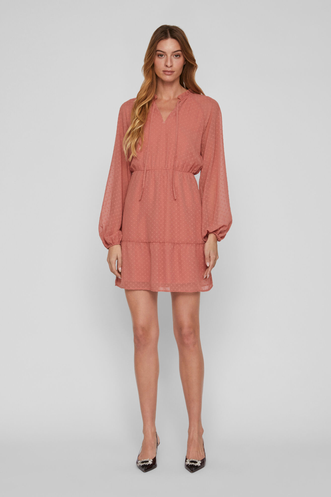 Vestido curto de mangas compridas e tecido semitransparente - Rosa